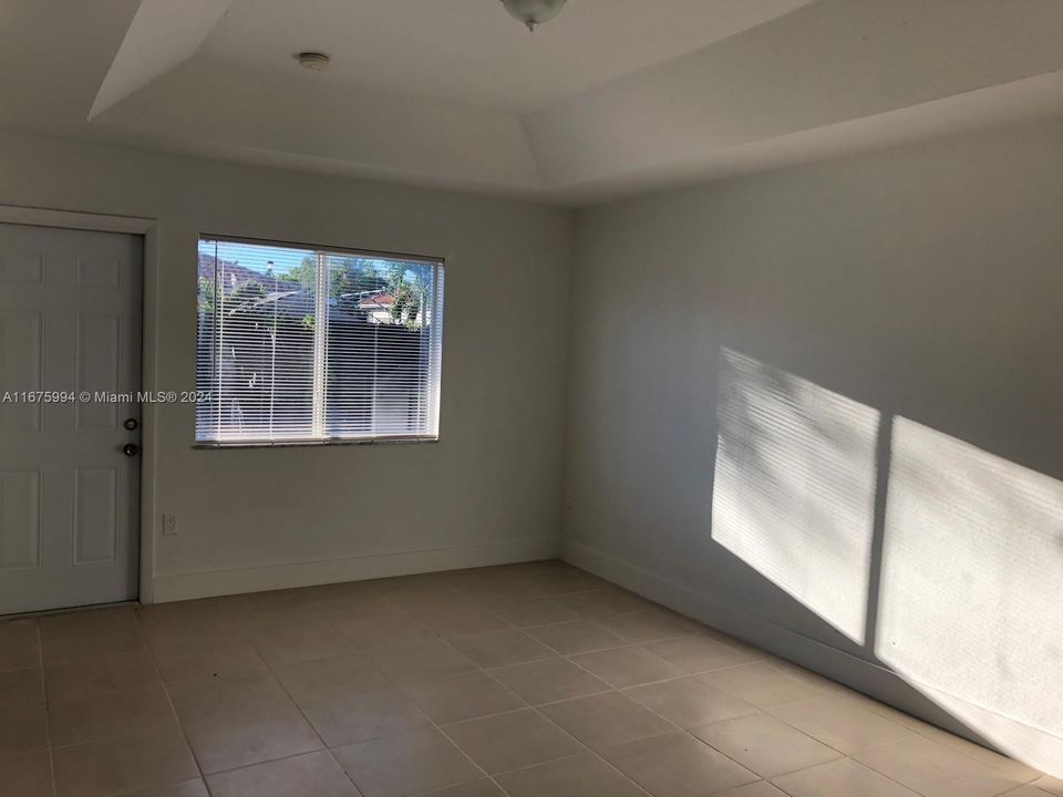 En Venta: $595,900 (4 camas, 3 baños, 1785 Pies cuadrados)