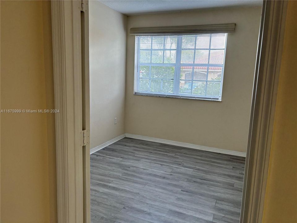 For Rent: $2,050 (1 beds, 1 baths, 690 Square Feet)