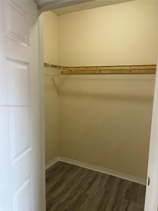 For Rent: $2,050 (1 beds, 1 baths, 690 Square Feet)