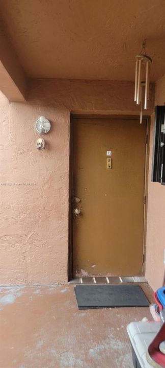 For Sale: $275,000 (2 beds, 2 baths, 750 Square Feet)