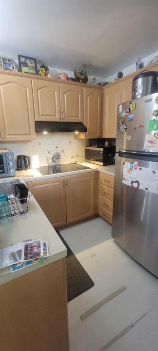 For Sale: $275,000 (2 beds, 2 baths, 750 Square Feet)