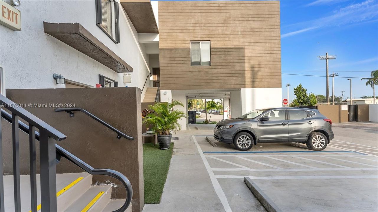 Recently Rented: $2,350 (2 beds, 2 baths, 1134 Square Feet)