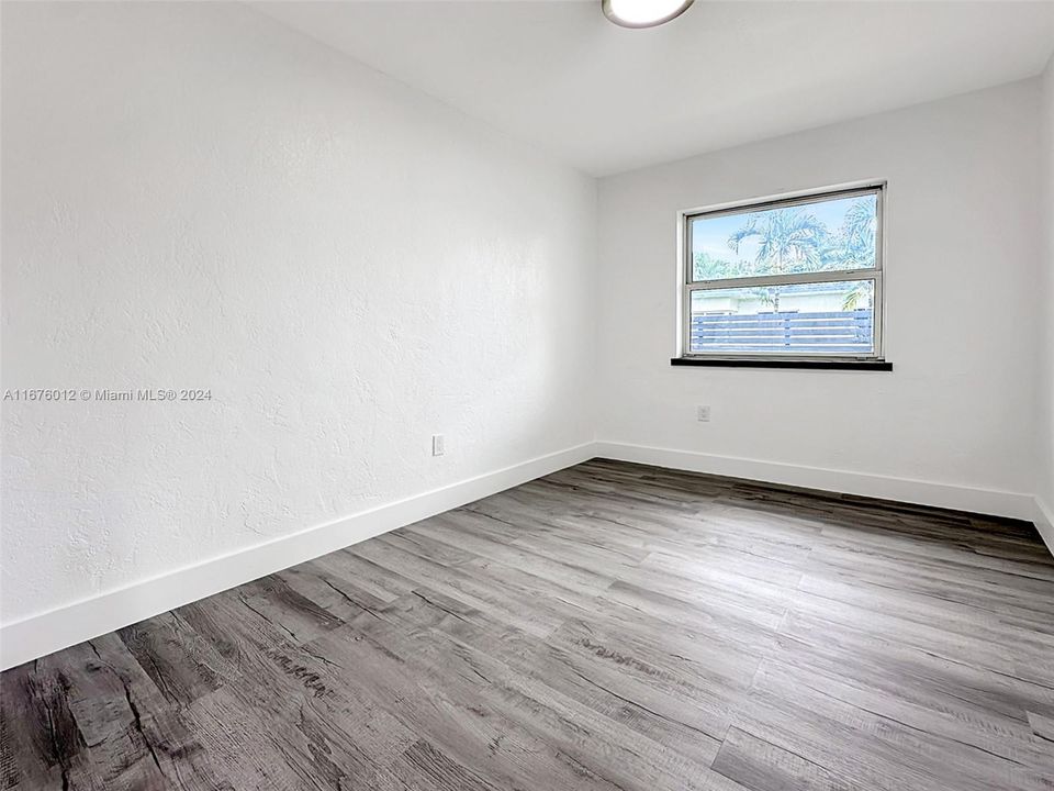 For Rent: $2,400 (2 beds, 1 baths, 782 Square Feet)