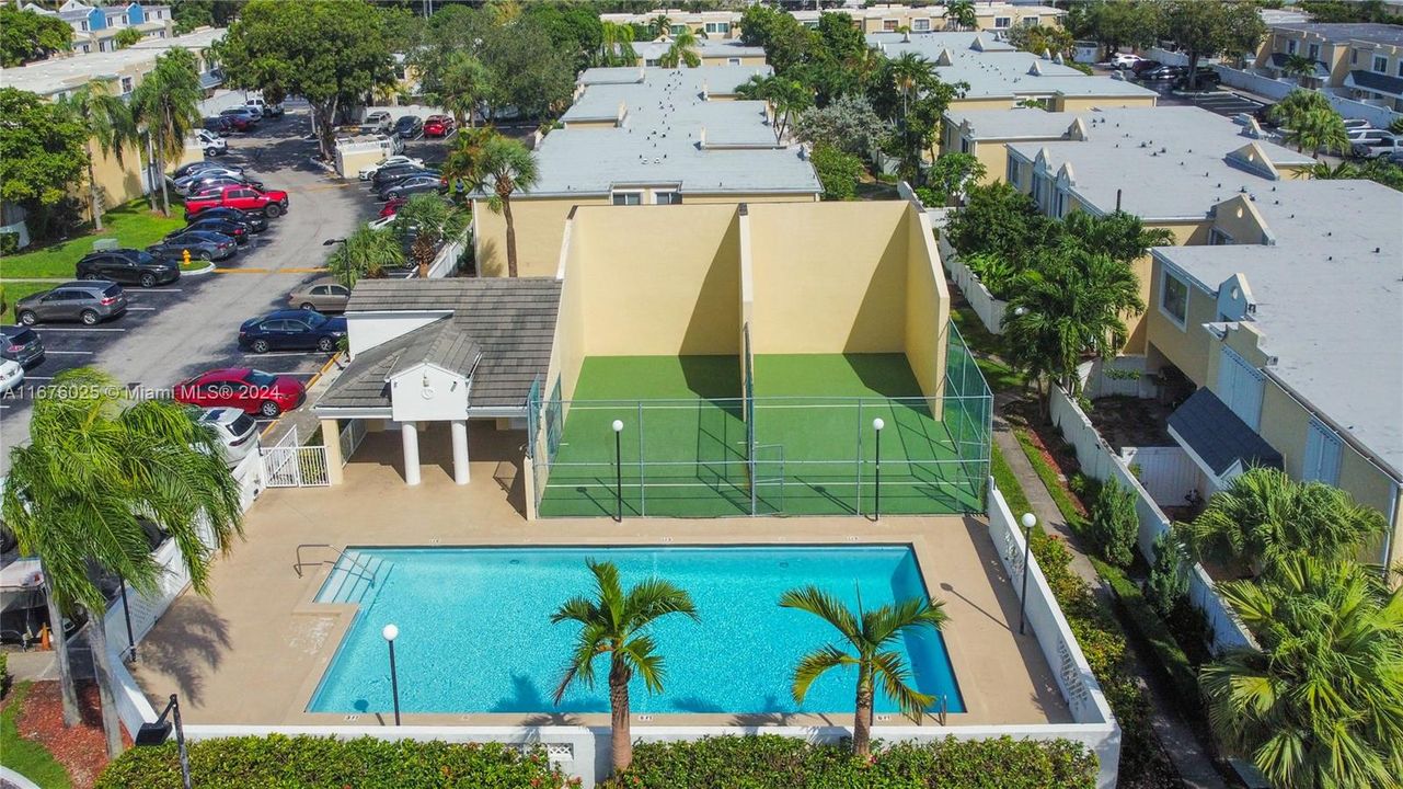 En Venta: $475,000 (3 camas, 2 baños, 1270 Pies cuadrados)