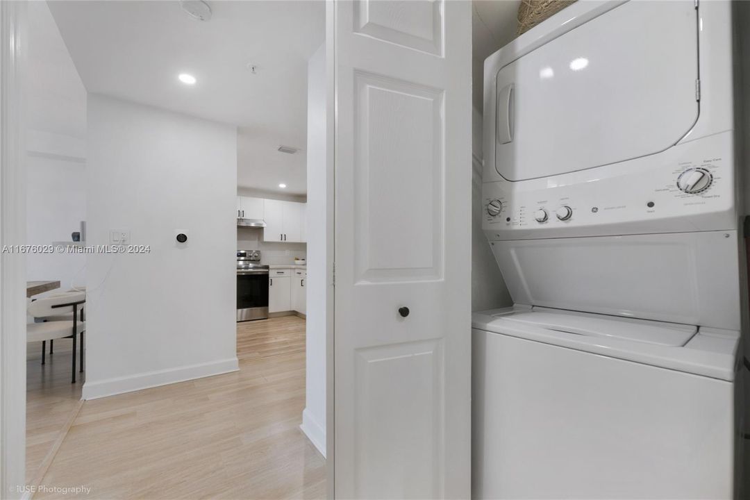 Active With Contract: $2,650 (1 beds, 1 baths, 793 Square Feet)