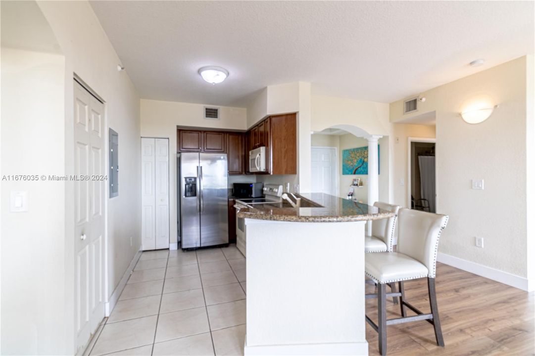 For Sale: $490,000 (2 beds, 2 baths, 1145 Square Feet)