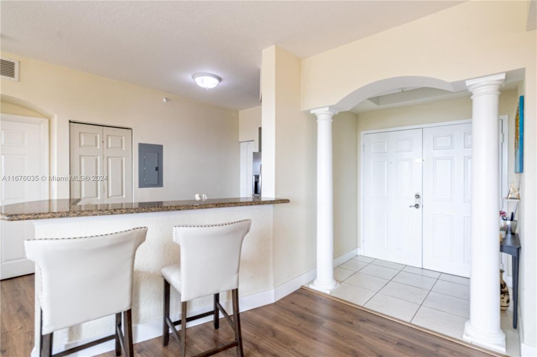 For Sale: $490,000 (2 beds, 2 baths, 1145 Square Feet)