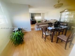 For Sale: $389,999 (2 beds, 2 baths, 1360 Square Feet)