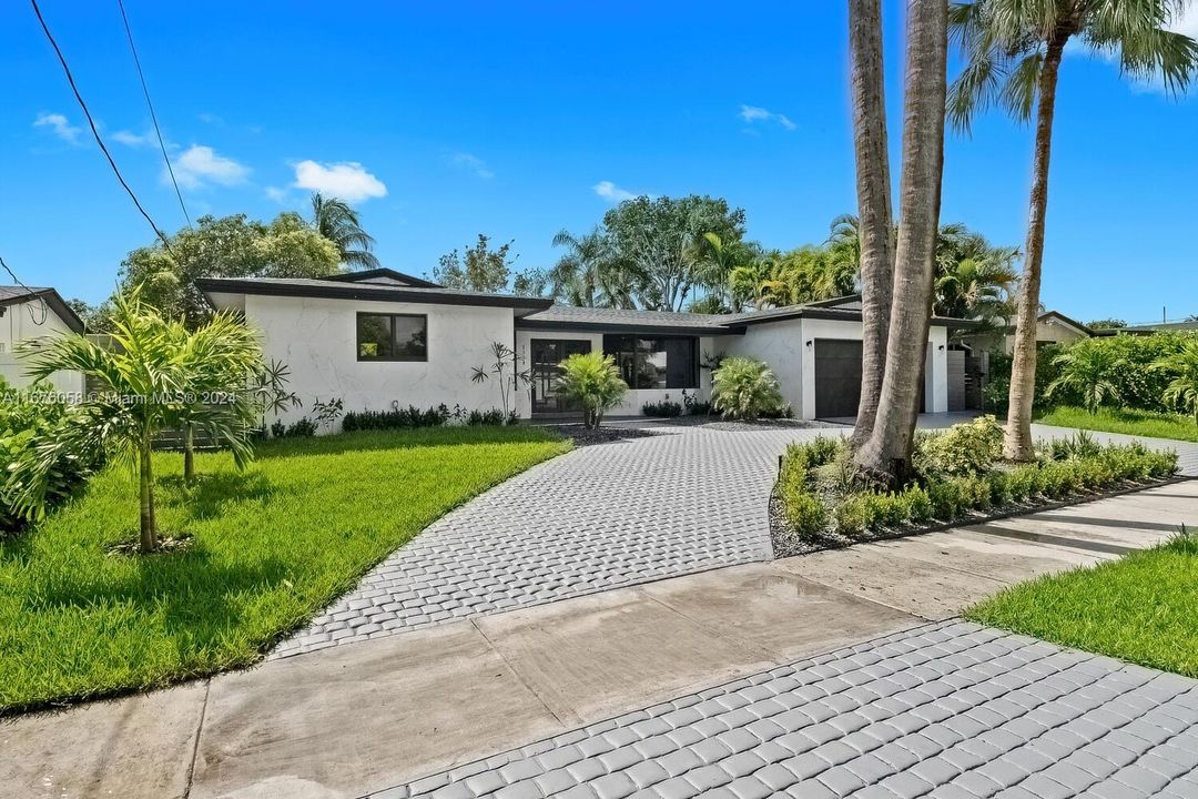 For Sale: $1,950,000 (4 beds, 3 baths, 2135 Square Feet)