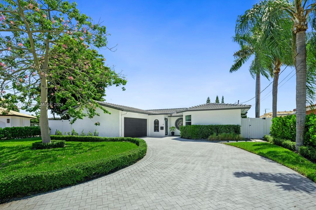 For Sale: $1,950,000 (4 beds, 4 baths, 2357 Square Feet)