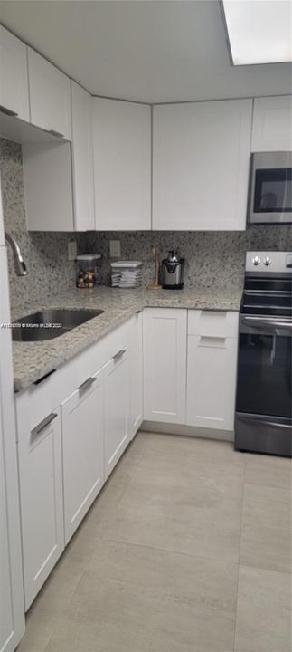 For Rent: $2,300 (2 beds, 2 baths, 850 Square Feet)