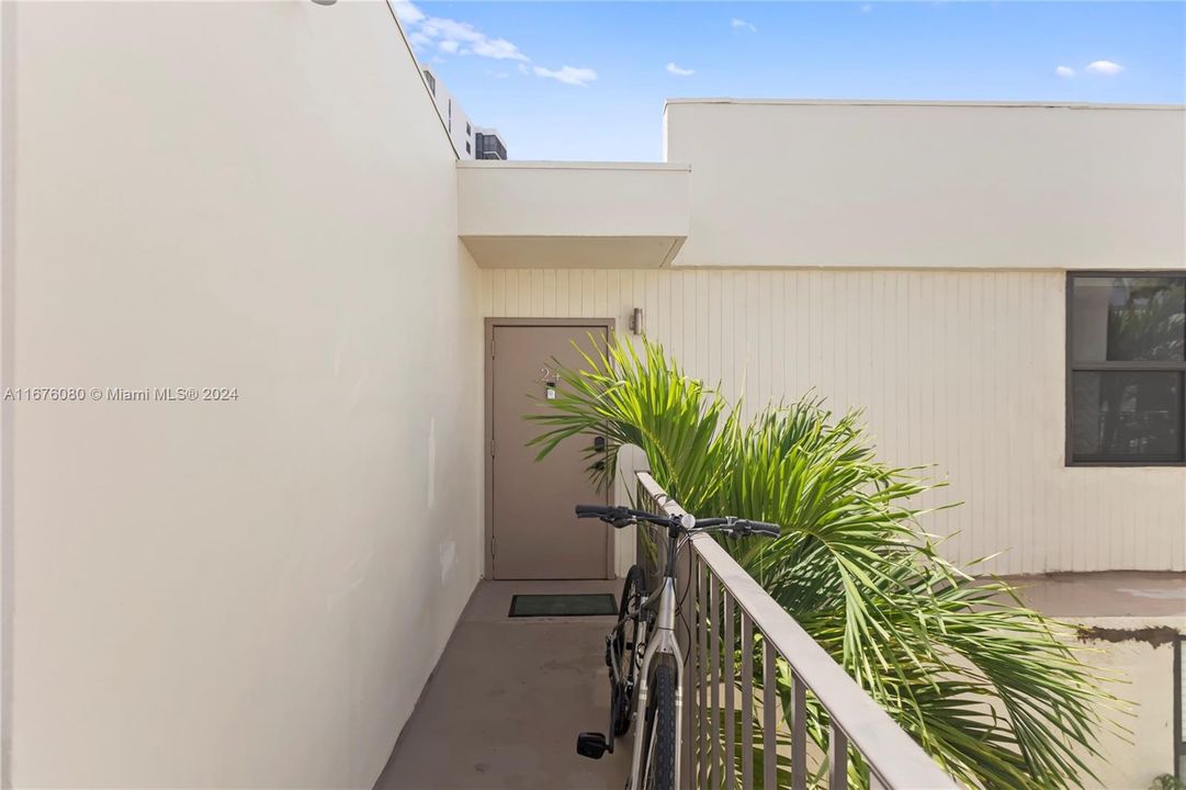 For Sale: $415,000 (3 beds, 2 baths, 1380 Square Feet)