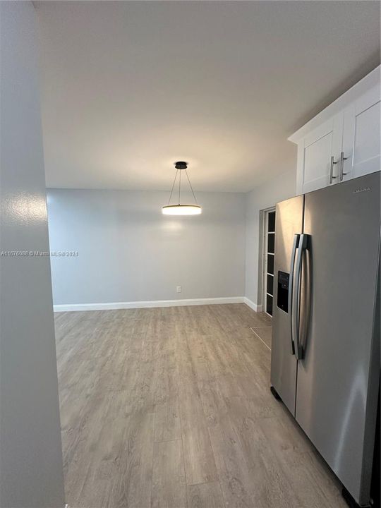 For Rent: $3,000 (3 beds, 1 baths, 988 Square Feet)