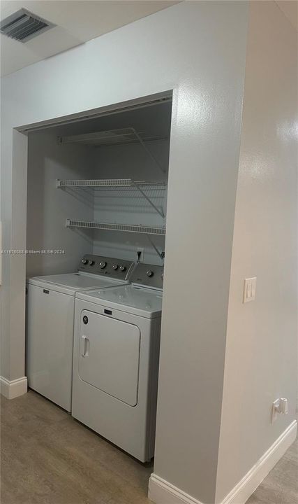 For Rent: $3,000 (3 beds, 1 baths, 988 Square Feet)