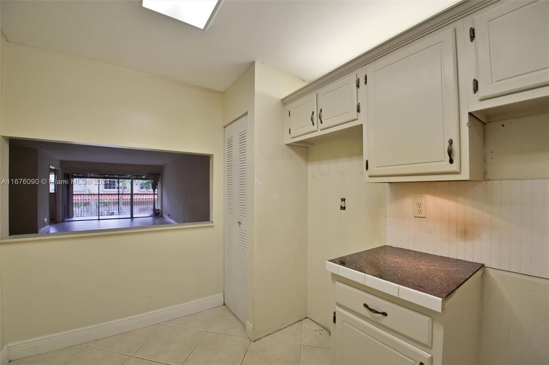 For Sale: $218,000 (2 beds, 2 baths, 1030 Square Feet)