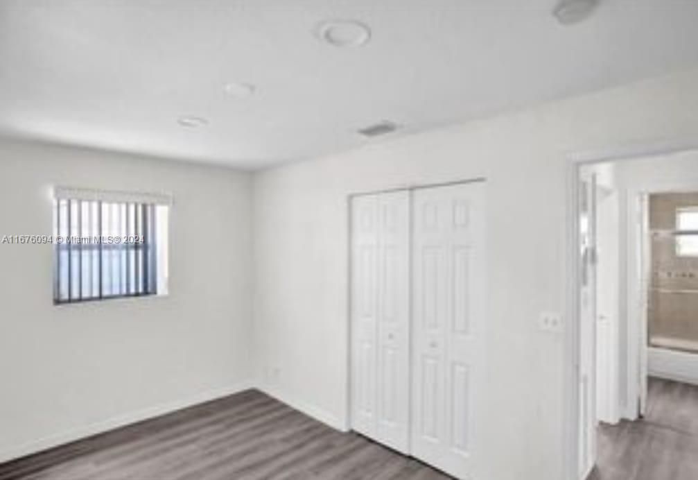 For Sale: $470,000 (3 beds, 2 baths, 867 Square Feet)