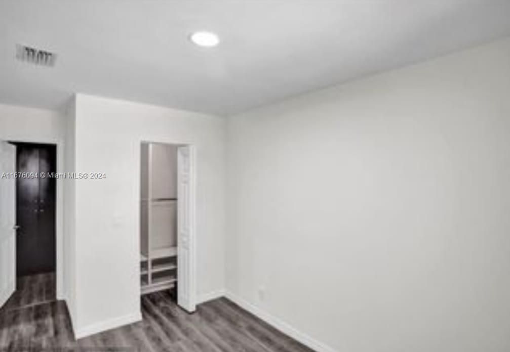 For Sale: $470,000 (3 beds, 2 baths, 867 Square Feet)