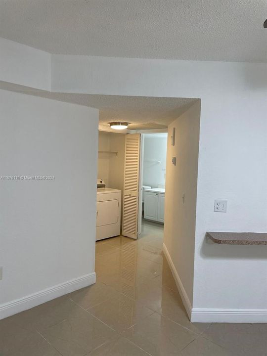 For Rent: $2,150 (1 beds, 1 baths, 810 Square Feet)