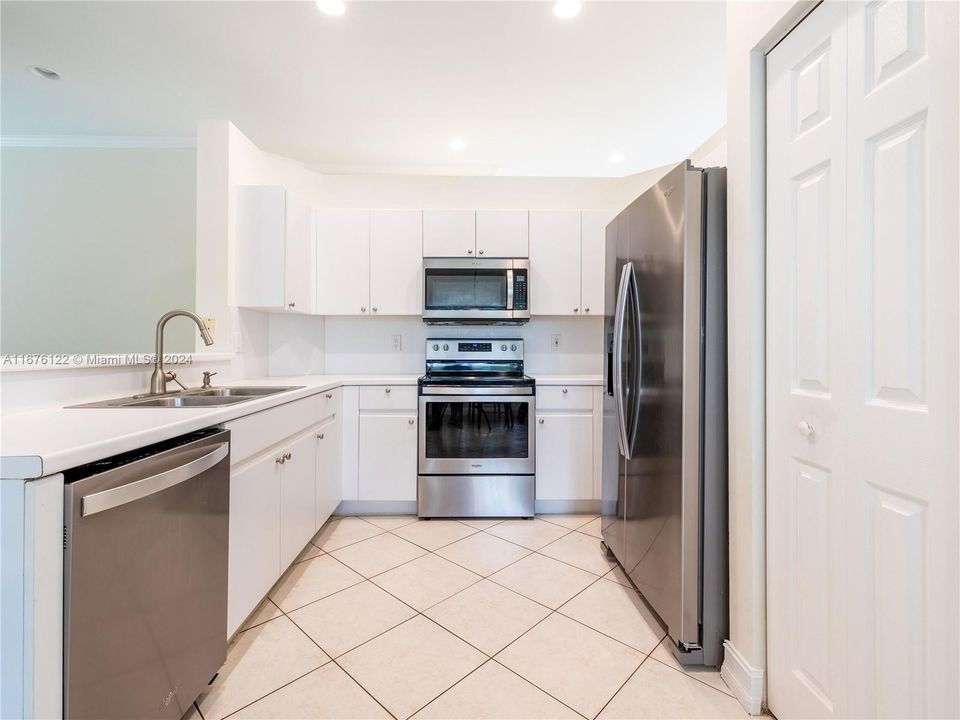 For Sale: $680,000 (3 beds, 2 baths, 1672 Square Feet)