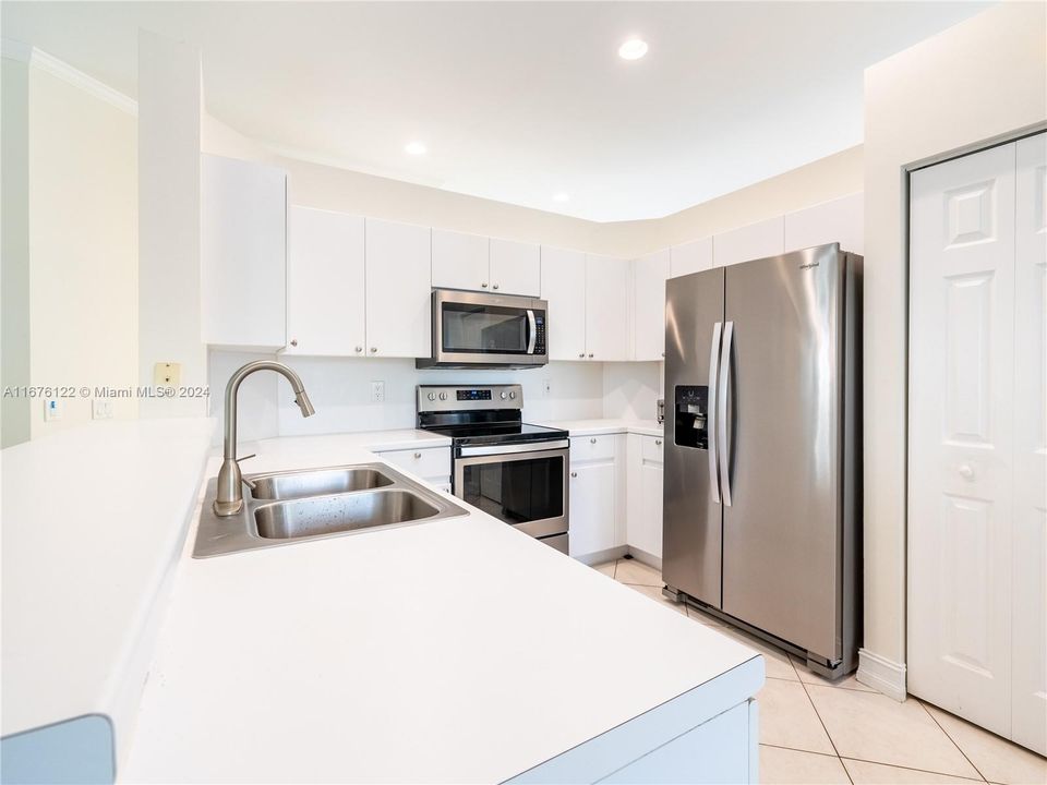 For Sale: $680,000 (3 beds, 2 baths, 1672 Square Feet)