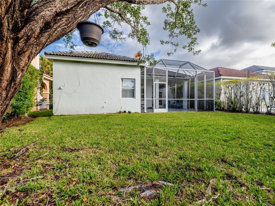 For Sale: $680,000 (3 beds, 2 baths, 1672 Square Feet)