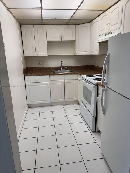 For Rent: $1,850 (2 beds, 2 baths, 856 Square Feet)