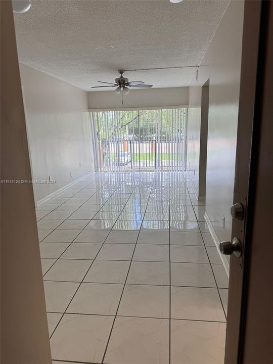 For Rent: $1,850 (2 beds, 2 baths, 856 Square Feet)