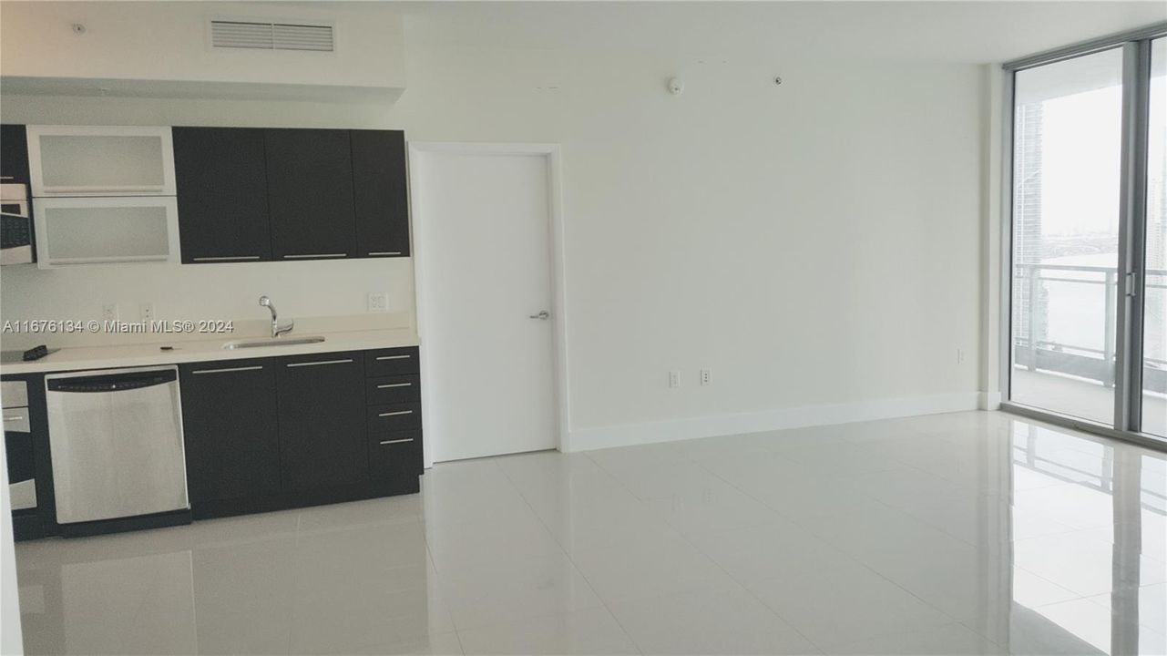 En Venta: $600,000 (2 camas, 2 baños, 1114 Pies cuadrados)