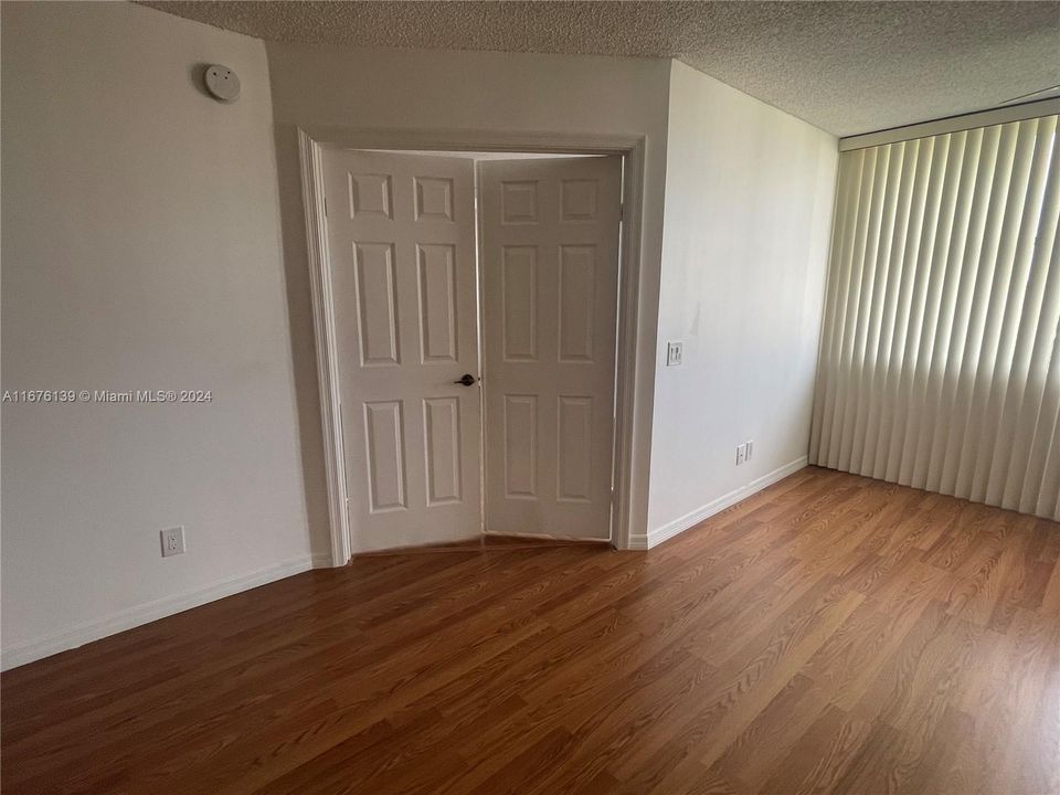 For Sale: $167,000 (2 beds, 2 baths, 1130 Square Feet)