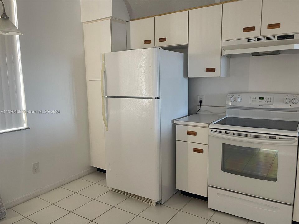 For Sale: $167,000 (2 beds, 2 baths, 1130 Square Feet)