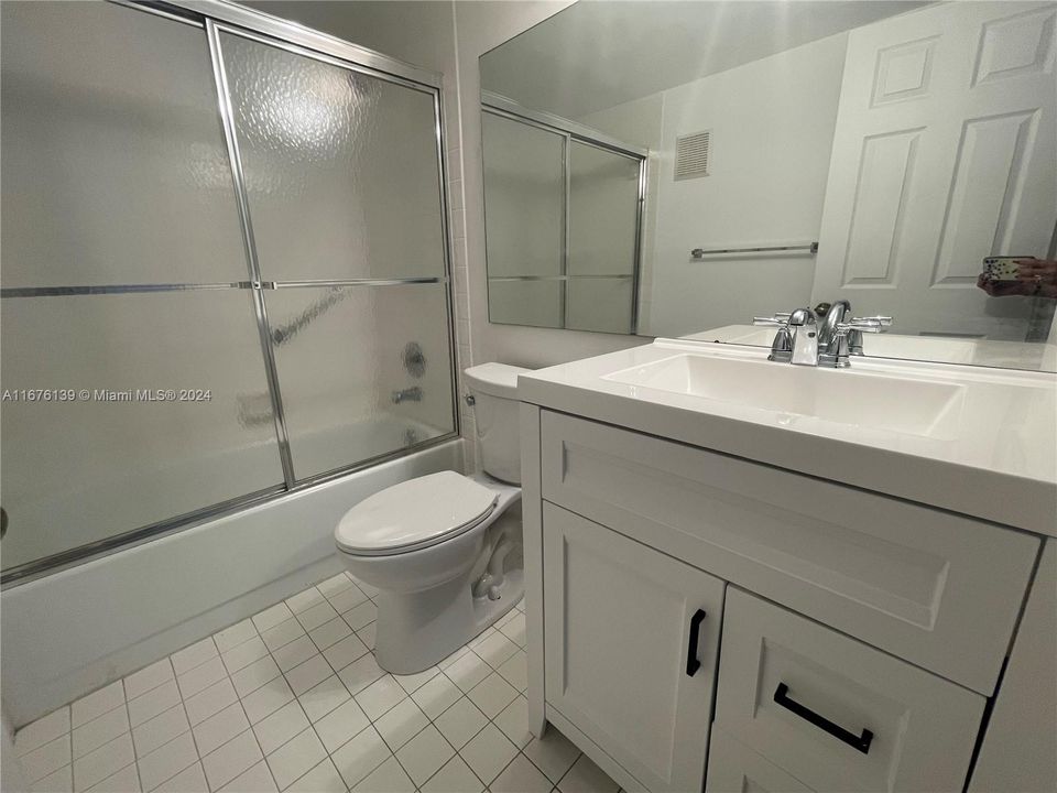 For Sale: $167,000 (2 beds, 2 baths, 1130 Square Feet)