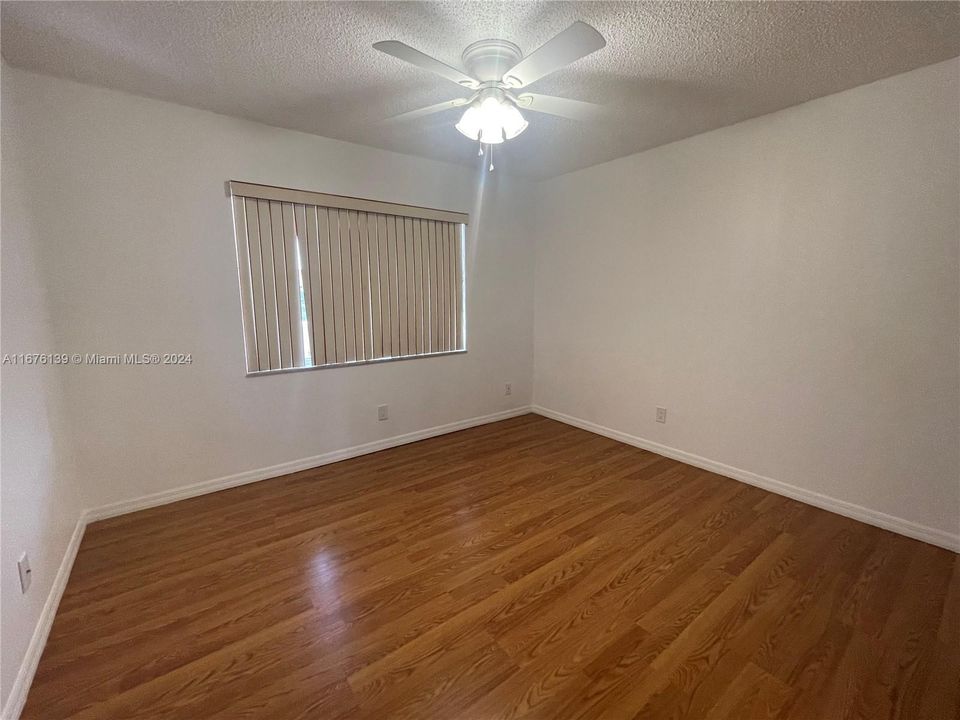 For Sale: $167,000 (2 beds, 2 baths, 1130 Square Feet)