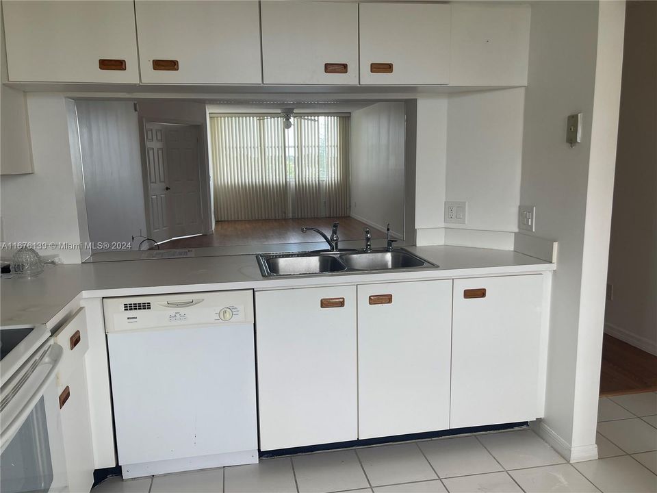 En Venta: $167,000 (2 camas, 2 baños, 1130 Pies cuadrados)