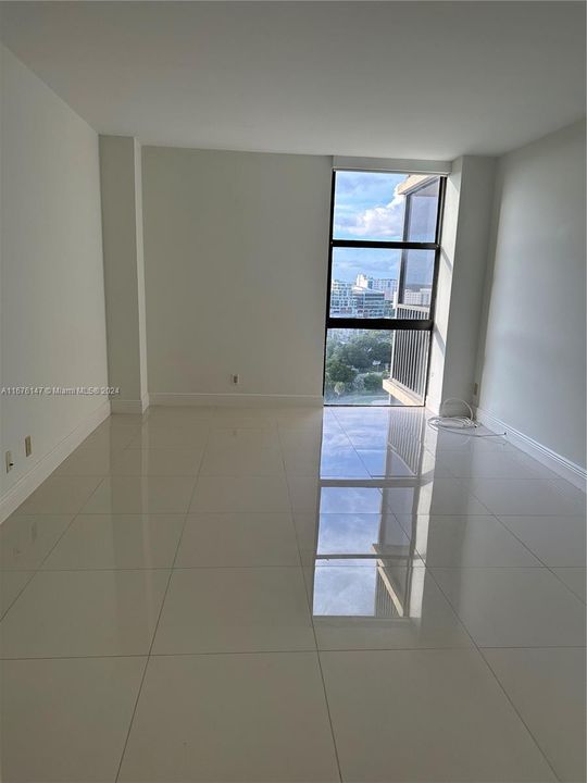 En Venta: $329,500 (1 camas, 1 baños, 1038 Pies cuadrados)