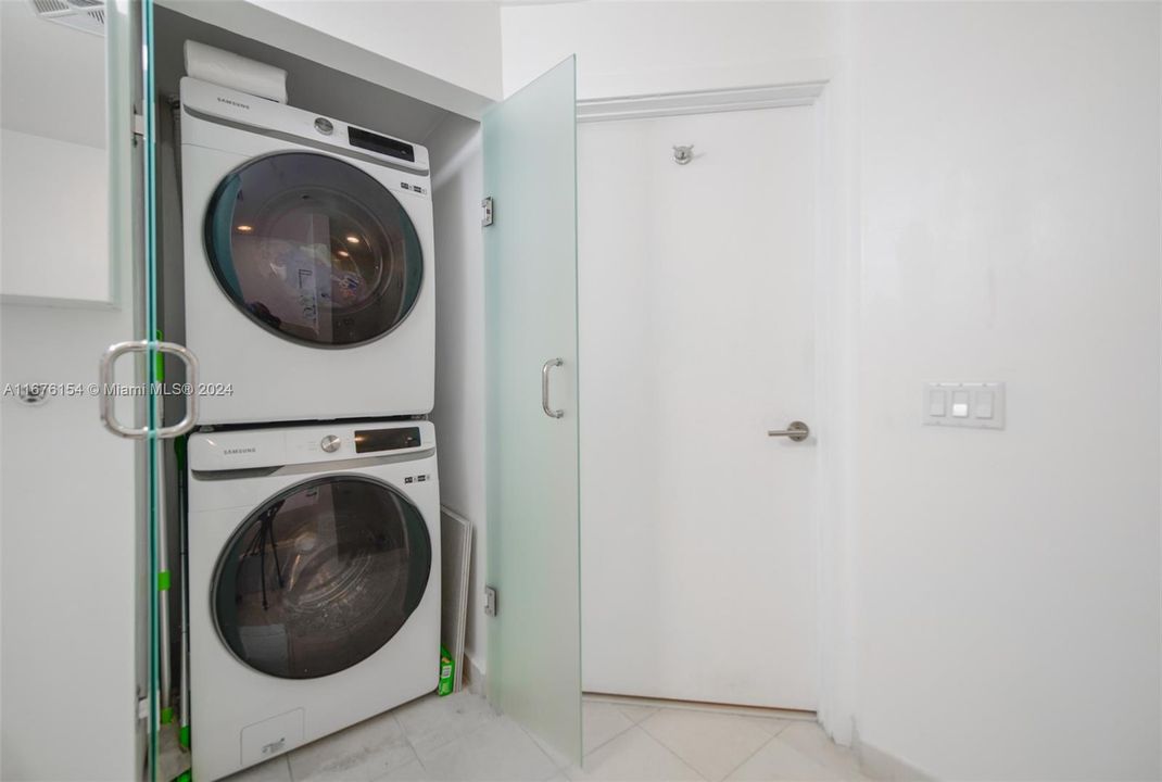 Active With Contract: $6,500 (2 beds, 2 baths, 1356 Square Feet)