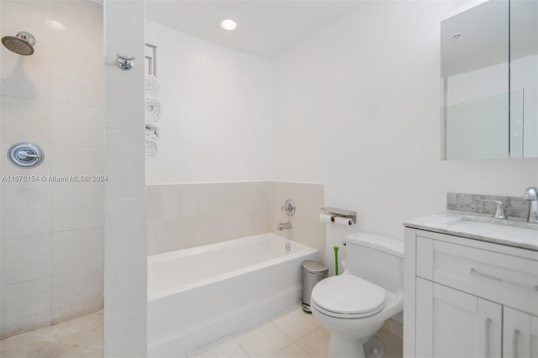 Active With Contract: $6,500 (2 beds, 2 baths, 1356 Square Feet)