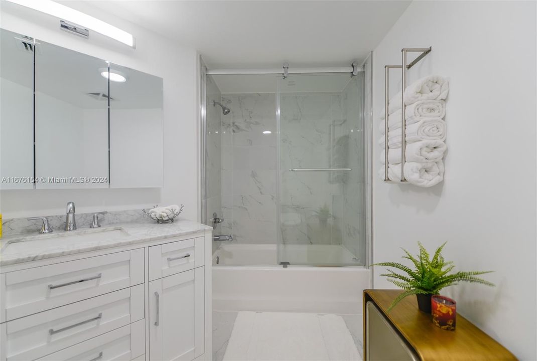 Active With Contract: $6,500 (2 beds, 2 baths, 1356 Square Feet)