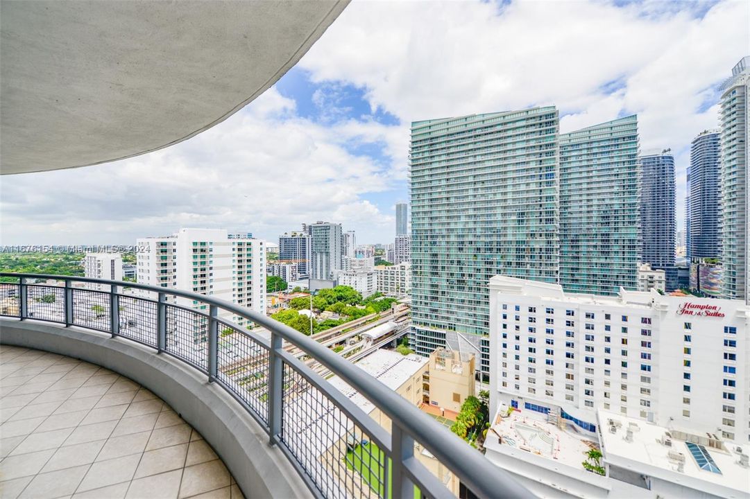 Active With Contract: $6,500 (2 beds, 2 baths, 1356 Square Feet)