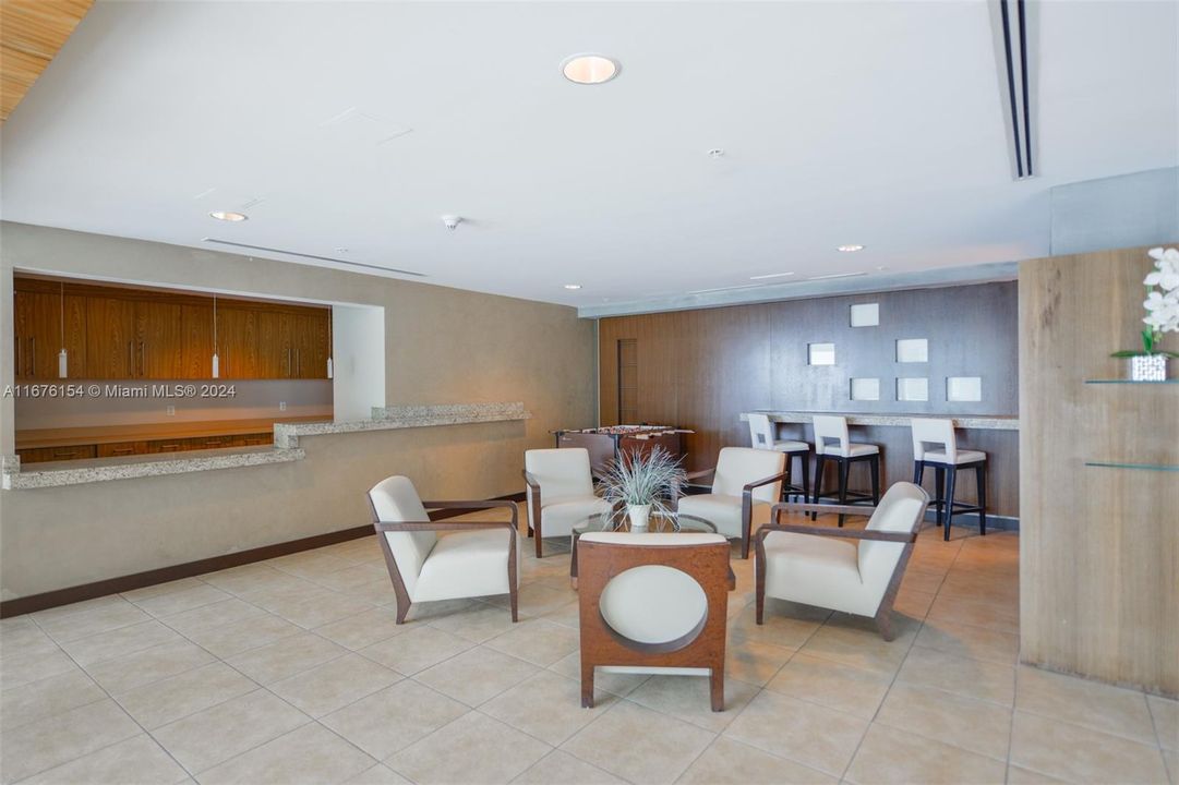 Active With Contract: $6,500 (2 beds, 2 baths, 1356 Square Feet)