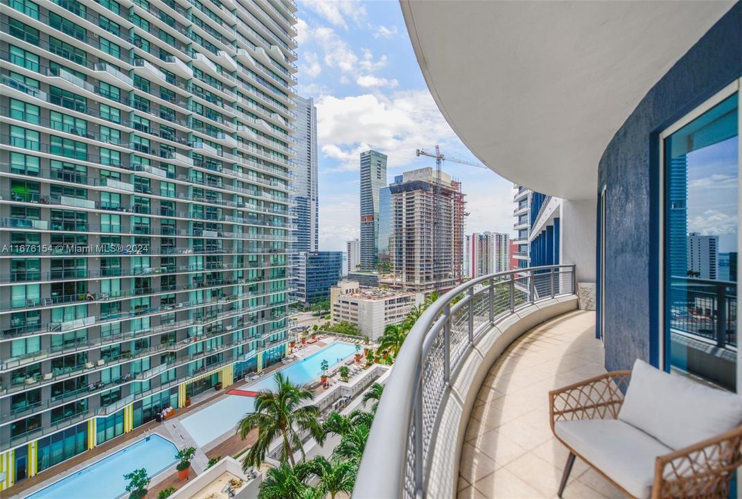 Active With Contract: $6,500 (2 beds, 2 baths, 1356 Square Feet)