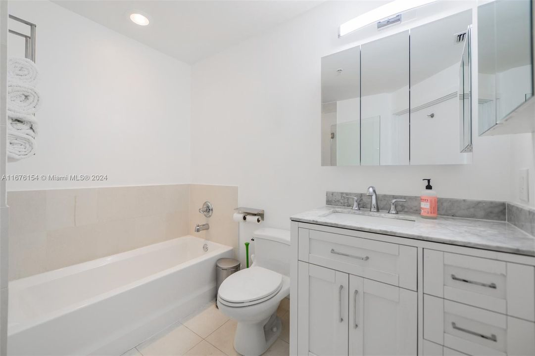 Active With Contract: $6,500 (2 beds, 2 baths, 1356 Square Feet)