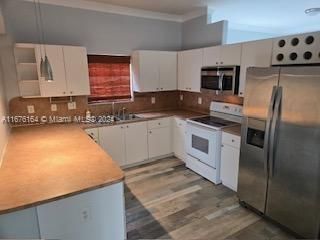 For Rent: $3,400 (3 beds, 1 baths, 1708 Square Feet)