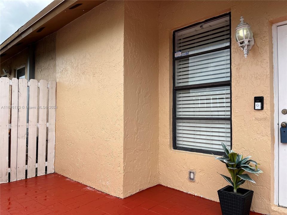 For Rent: $2,650 (2 beds, 2 baths, 1089 Square Feet)