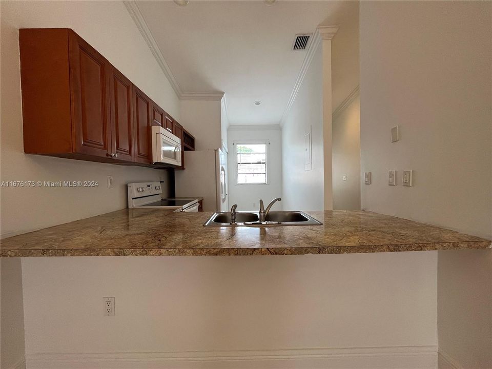 For Rent: $2,650 (2 beds, 2 baths, 1089 Square Feet)