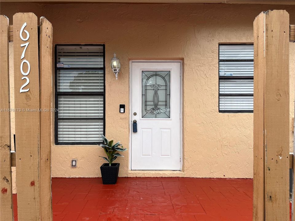 For Rent: $2,650 (2 beds, 2 baths, 1089 Square Feet)