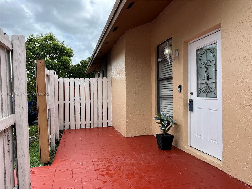 For Rent: $2,650 (2 beds, 2 baths, 1089 Square Feet)