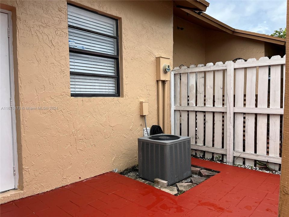 For Rent: $2,650 (2 beds, 2 baths, 1089 Square Feet)