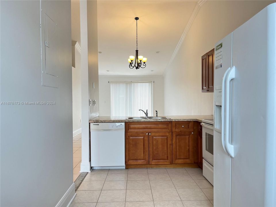 For Rent: $2,650 (2 beds, 2 baths, 1089 Square Feet)