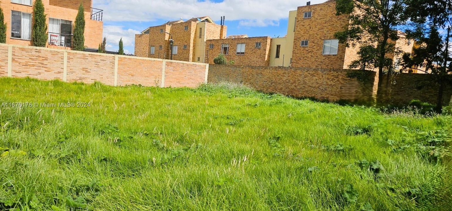 На продажу: $150,000 (0.12 acres)