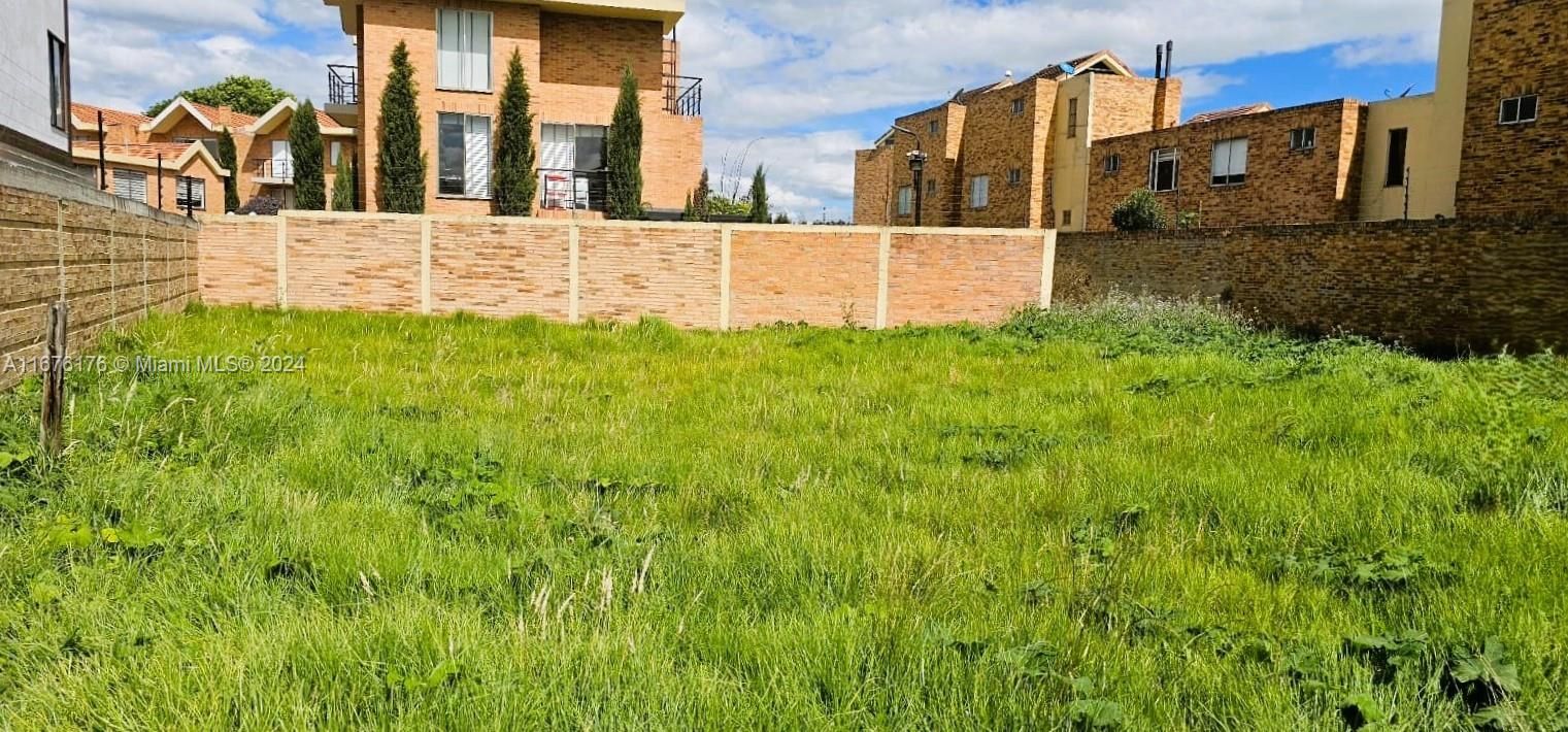 На продажу: $150,000 (0.12 acres)